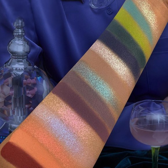 Club Nebula • Kaleidos x Angela Nyquist collab • Makeup Palette with Box! - Picture 3 of 6